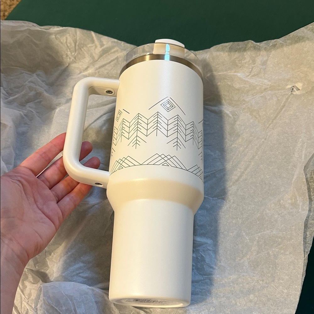 NIB/NWT Stanley 40oz Tumbler in Pale Stone Winterscape - Picture 3 of 13